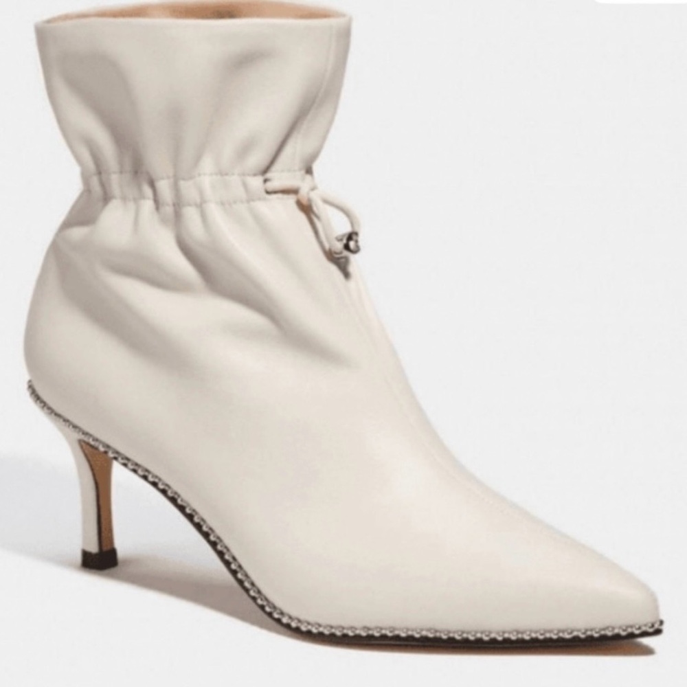 NEW/Coach White Heeled Boots/ size 7